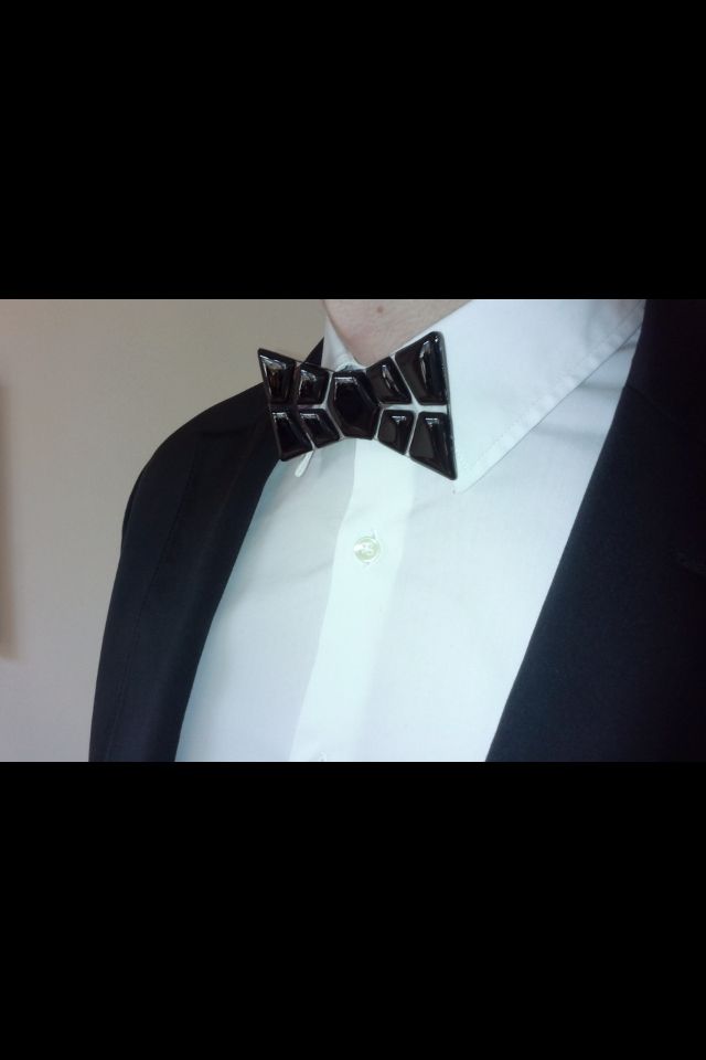 Resin Papillon Black